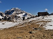63 Baita Monte Campo (1878 m) con vista in Arera